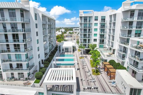 Condominio en venta en Miami, Florida, 1 dormitorio, 74.41 m2 № 1741679 - foto 3