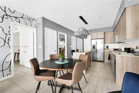Condominio en venta en Miami, Florida, 1 dormitorio, 74.41 m2 № 1741679 - foto 13