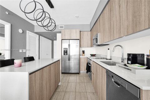 Condominio en venta en Miami, Florida, 1 dormitorio, 74.41 m2 № 1741679 - foto 15