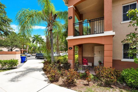 Condominio en alquiler en West Palm Beach, Florida, 3 dormitorios, 109.25 m2 № 2085688 - foto 3