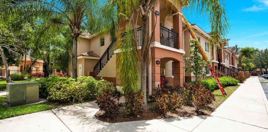 Condominio en West Palm Beach, Florida, 3 dormitorios  № 2085688