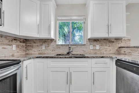 Condominio en alquiler en West Palm Beach, Florida, 3 dormitorios, 109.25 m2 № 2085688 - foto 8