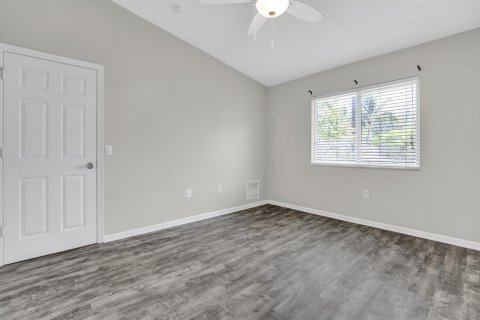 Condominio en alquiler en West Palm Beach, Florida, 3 dormitorios, 109.25 m2 № 2085688 - foto 11
