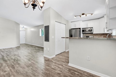 Condominio en alquiler en West Palm Beach, Florida, 3 dormitorios, 109.25 m2 № 2085688 - foto 5