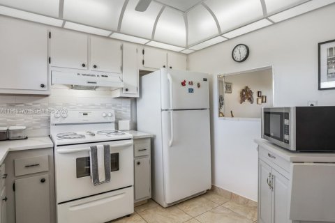 Condo in Sunrise, Florida, 1 bedroom  № 2082675 - photo 18
