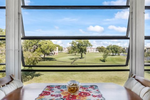 Condo in Sunrise, Florida, 1 bedroom  № 2082675 - photo 7