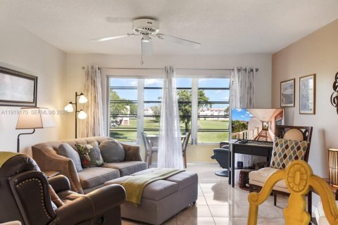 Condo in Sunrise, Florida, 1 bedroom  № 2082675 - photo 4