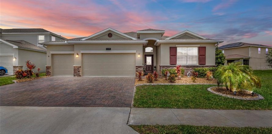 Casa en Davenport, Florida 4 dormitorios, 241.55 m2 № 2196463