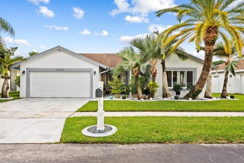 Villa ou maison à Davie, Floride 4 chambres, 202.34 m2 № 2414716