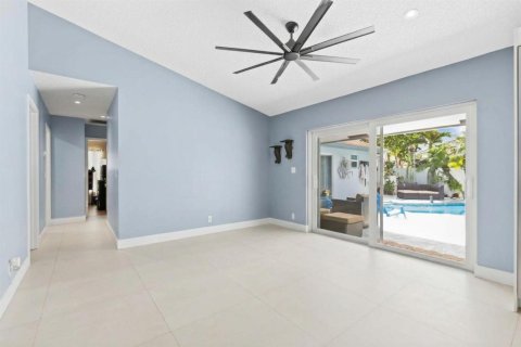 Villa ou maison à vendre à Davie, Floride: 4 chambres, 202.34 m2 № 2414716 - photo 11