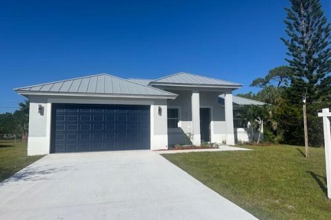 House in St. Lucie, Florida 3 bedrooms, 140.56 sq.m. № 2254301 - photo 3
