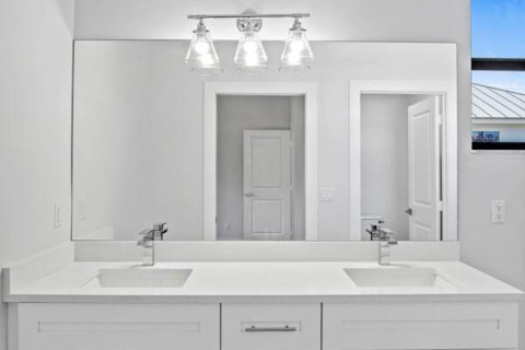 House in St. Lucie, Florida 3 bedrooms, 140.56 sq.m. № 2254301 - photo 11