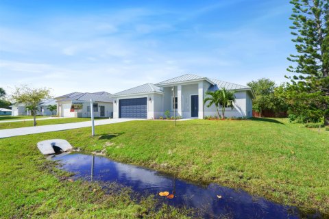 House in St. Lucie, Florida 3 bedrooms, 140.56 sq.m. № 2254301 - photo 28