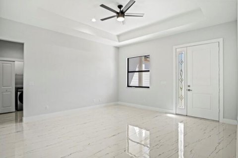 House in St. Lucie, Florida 3 bedrooms, 140.56 sq.m. № 2254301 - photo 9