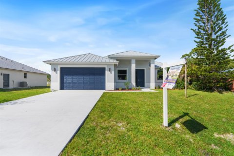 House in St. Lucie, Florida 3 bedrooms, 140.56 sq.m. № 2254301 - photo 29