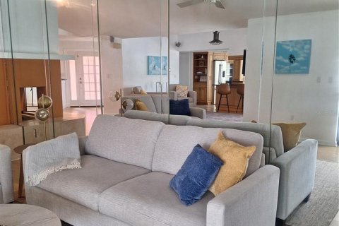 Купить виллу или дом в Тиерра-Верде, Флорида 4 комнаты, 208.47м2, № 2410419 - фото 9