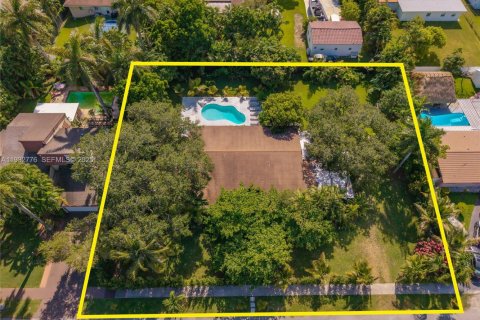 House in Miami, Florida 5 bedrooms, 197.14 sq.m. № 1992608 - photo 25