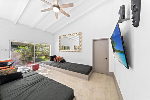 House in Miami, Florida 5 bedrooms, 197.14 sq.m. № 1992608 - photo 10
