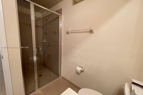 Townhouse in Miami, Florida 5 bedrooms, 214.79 sq.m. № 1951639 - photo 18