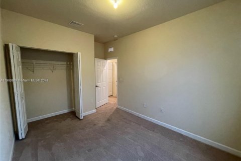 Townhouse in Miami, Florida 5 bedrooms, 214.79 sq.m. № 1951639 - photo 22