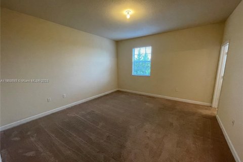 Townhouse in Miami, Florida 5 bedrooms, 214.79 sq.m. № 1951639 - photo 26