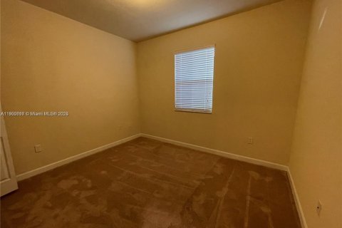 Townhouse in Miami, Florida 5 bedrooms, 214.79 sq.m. № 1951639 - photo 24