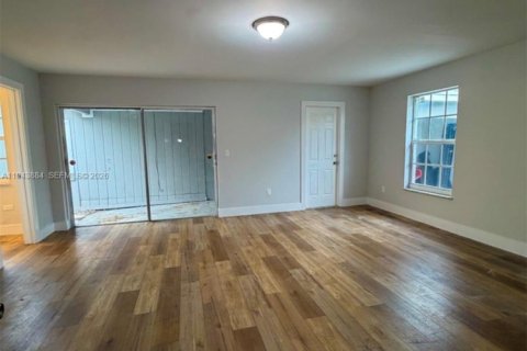 Villa ou maison à louer à Lake Worth, Floride: 2 chambres, 238.48 m2 № 2001724 - photo 7