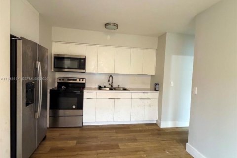 Villa ou maison à louer à Lake Worth, Floride: 2 chambres, 238.48 m2 № 2001724 - photo 4