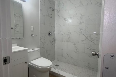 Villa ou maison à louer à Lake Worth, Floride: 2 chambres, 238.48 m2 № 2001724 - photo 10