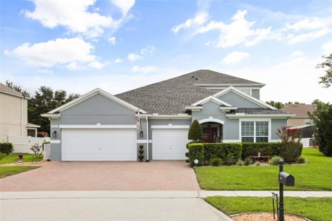 House in Apopka, Florida 5 bedrooms, 299.7 sq.m. № 2308226