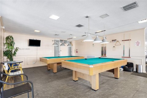 Condo in Oakland Park, Florida, 1 bedroom  № 1581633 - photo 23