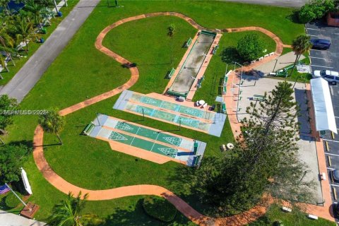 Condominio en venta en Hallandale Beach, Florida, 1 dormitorio, 58.06 m2 № 2255958 - foto 23