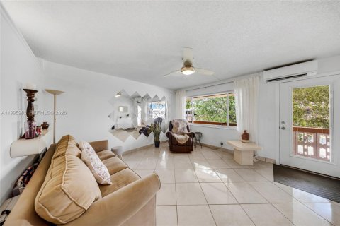Condominio en venta en Hallandale Beach, Florida, 1 dormitorio, 58.06 m2 № 2255958 - foto 2