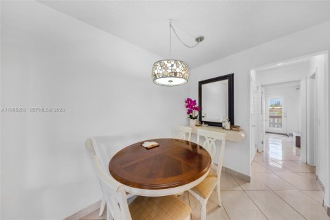 Condominio en venta en Hallandale Beach, Florida, 1 dormitorio, 58.06 m2 № 2255958 - foto 7
