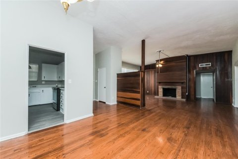 Casa en alquiler en Winter Park, Florida, 4 dormitorios, 183.02 m2 № 1899341 - foto 4