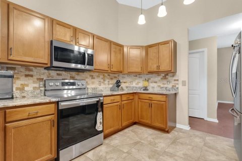 House in Lakeland, Florida 4 bedrooms, 221.76 sq.m. № 1679688 - photo 12