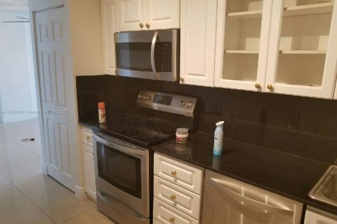 Condominio en venta en Miami Beach, Florida, 1 dormitorio, 84.54 m2 № 1868061 - foto 11