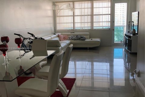 Condominio en venta en Miami Beach, Florida, 1 dormitorio, 84.54 m2 № 1868061 - foto 8
