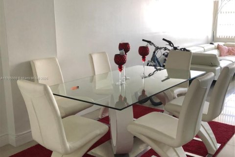 Condominio en venta en Miami Beach, Florida, 1 dormitorio, 84.54 m2 № 1868061 - foto 7