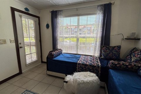 Condominio en alquiler en Saint Petersburg, Florida, 2 dormitorios, 78.78 m2 № 1911230 - foto 7