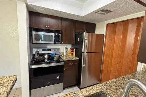 Condominio en alquiler en Saint Petersburg, Florida, 2 dormitorios, 78.78 m2 № 1911230 - foto 9