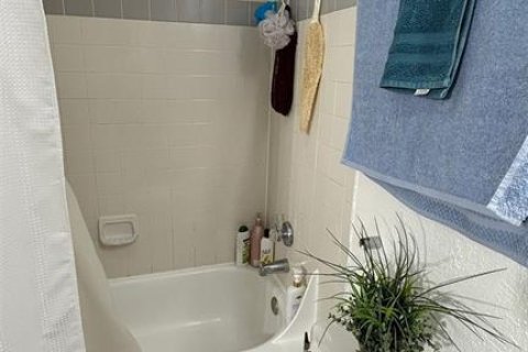 Condominio en alquiler en Saint Petersburg, Florida, 2 dormitorios, 78.78 m2 № 1911230 - foto 19