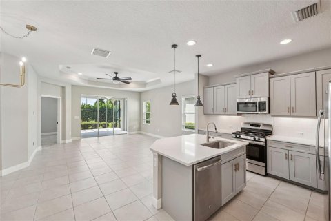 Villa ou maison à louer à Fish Hawk, Floride: 2 chambres, 141.68 m2 № 1870919 - photo 19