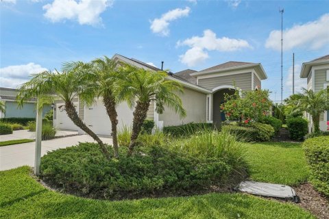 Villa ou maison à louer à Fish Hawk, Floride: 2 chambres, 141.68 m2 № 1870919 - photo 1