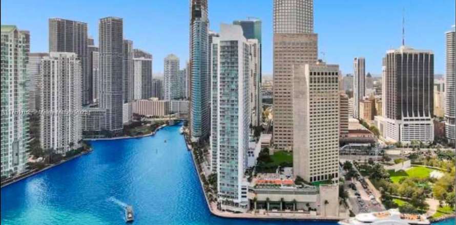 Condominio en Miami, Florida, 2 dormitorios  № 1726781