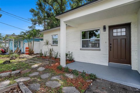 House in Tampa, Florida 3 bedrooms, 112.04 sq.m. № 1812676 - photo 4