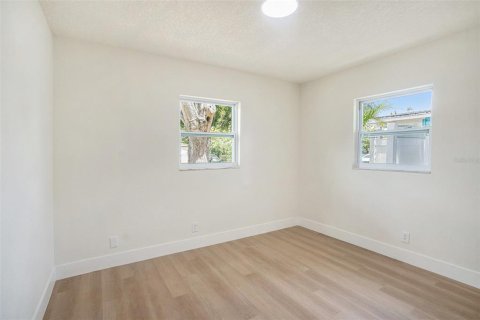 House in Tampa, Florida 3 bedrooms, 112.04 sq.m. № 1812676 - photo 24