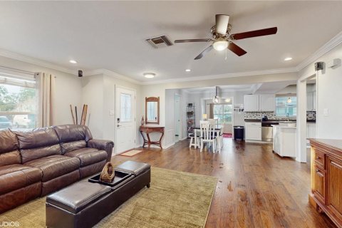 Casa en venta en Fruitland Park, Florida, 3 dormitorios, 136.66 m2 № 1549950 - foto 13