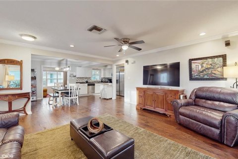 Casa en venta en Fruitland Park, Florida, 3 dormitorios, 136.66 m2 № 1549950 - foto 14