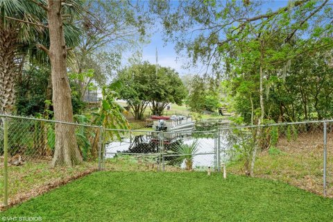 Casa en venta en Fruitland Park, Florida, 3 dormitorios, 136.66 m2 № 1549950 - foto 4